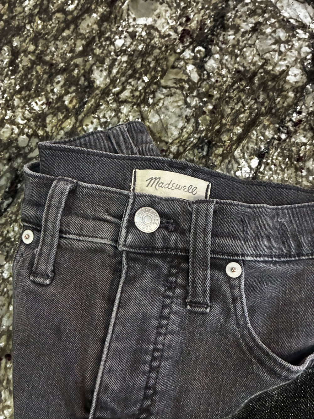 Women’s Madewell Black High-Rise Denim Shorts - Picture 5 of 8